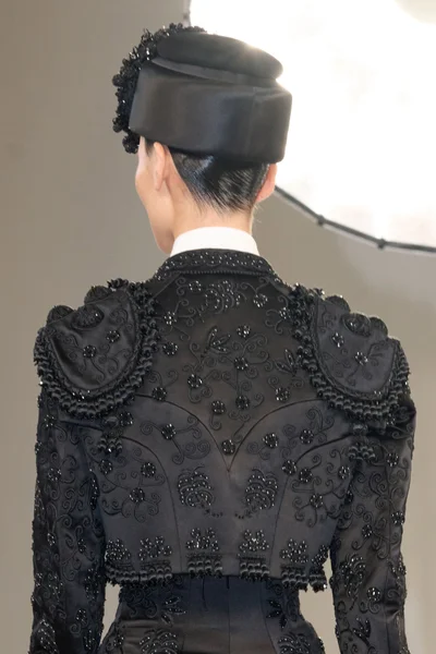 Look 60